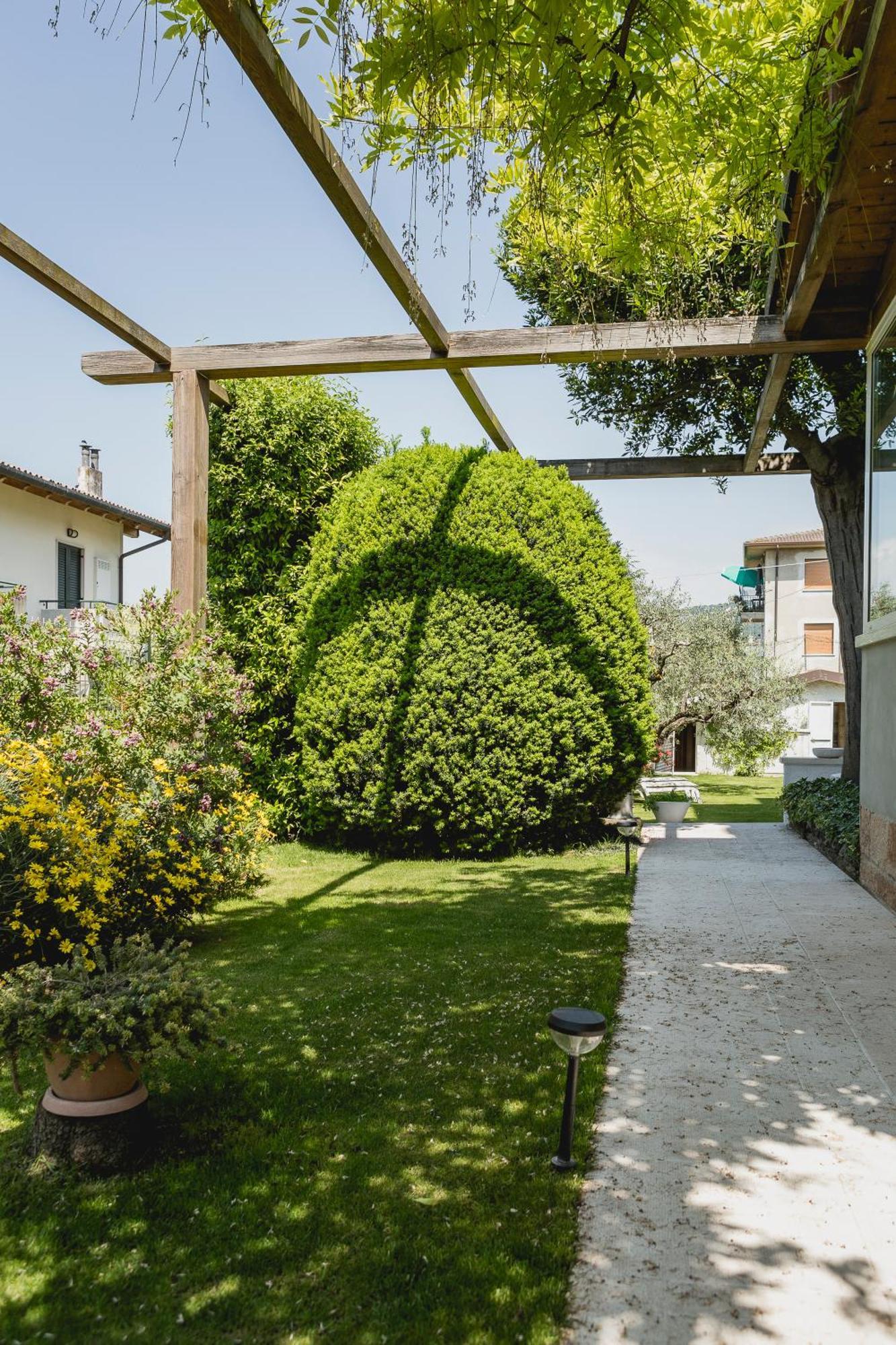 Casa Ginev Room & Apartments Bardolino Exterior foto
